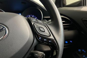 TOYOTA C-HR 1.8 VVT-h GPF Design SUV 5dr Petrol Hybrid CVT Euro 6 (s/s) (122