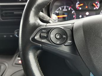 VAUXHALL COMBO 1.5 Turbo D 2300 Sportive Panel Van 6dr Diesel Manual L2 H1 Euro