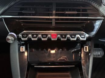 PEUGEOT 208 1.2 PureTech Allure Hatchback 5dr Petrol EAT Euro 6 (s/s) (100 p