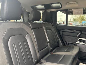 LAND ROVER DEFENDER 2.0 SD4 SE SUV 5dr Diesel Auto 4WD Euro 6 (s/s) (200 ps)