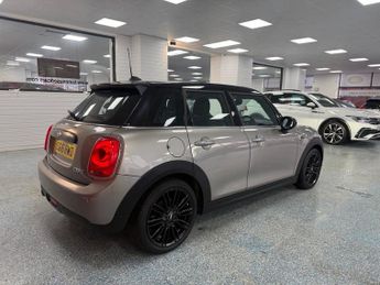 MINI HATCH 1.5 Cooper Hatchback 5dr Petrol Auto Euro 6 (s/s) (136 ps)