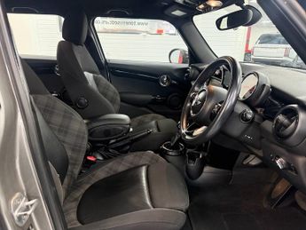 MINI HATCH 1.5 Cooper Hatchback 5dr Petrol Auto Euro 6 (s/s) (136 ps)