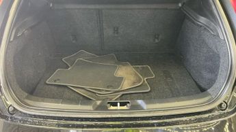 VOLVO V40 1.5 T2 R-Design Edition Hatchback 5dr Petrol Auto Euro 6 (s/s) (