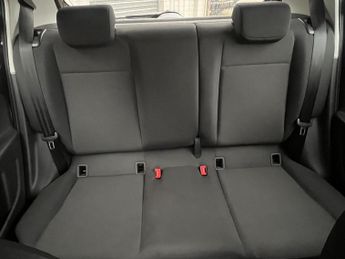 VOLKSWAGEN e-up! 36.8kWh e-up! Hatchback 5dr Electric Auto (82 ps)