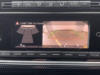 VOLKSWAGEN e-up! 36.8kWh e-up! Hatchback 5dr Electric Auto (82 ps)