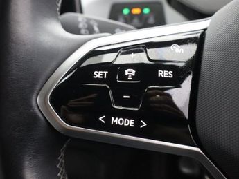 VOLKSWAGEN ID.3 Pro Performance 58kWh Family Hatchback 5dr Electric Auto (204 ps
