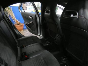 MERCEDES-BENZ A-CLASS 2.1 A200d AMG Line Hatchback 5dr Diesel 7G-DCT Euro 6 (s/s) (136