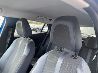 PEUGEOT 2008 1.2 PureTech Allure SUV 5dr Petrol Manual Euro 6 (s/s) (130 ps)