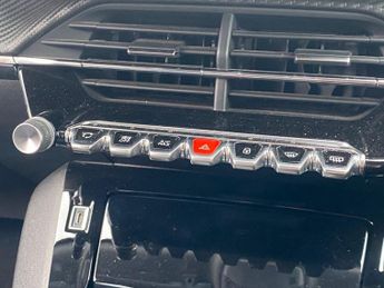 PEUGEOT 2008 1.2 PureTech Allure SUV 5dr Petrol Manual Euro 6 (s/s) (130 ps)