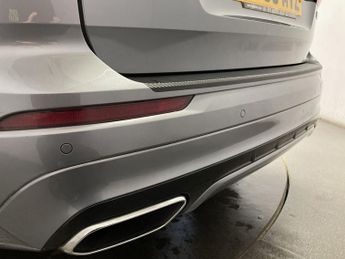 VOLVO XC60 2.0 B4 MHEV R-Design SUV 5dr Diesel Hybrid Auto AWD Euro 6 (s/s)