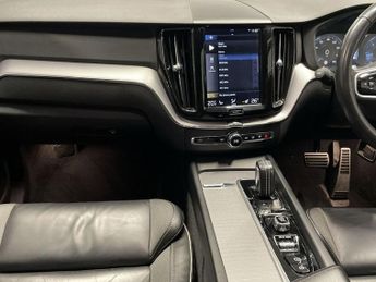 VOLVO XC60 2.0 B4 MHEV R-Design SUV 5dr Diesel Hybrid Auto AWD Euro 6 (s/s)