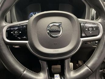 VOLVO XC60 2.0 B4 MHEV R-Design SUV 5dr Diesel Hybrid Auto AWD Euro 6 (s/s)