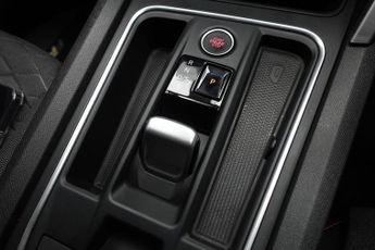 SEAT LEON 1.5 eTSI MHEV FR First Edition Hatchback 5dr Petrol Hybrid DSG E