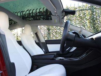 TESLA Model 3 Standard Range Plus Saloon 4dr Electric Auto RWD (241 bhp)