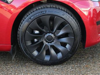 TESLA Model 3 Standard Range Plus Saloon 4dr Electric Auto RWD (241 bhp)