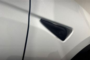 TESLA MODEL Y (Dual Motor) Long Range SUV 5dr Electric Auto 4WDE (384 bhp) Hea