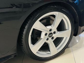 AUDI A4 AVANT 2.0 TDI 35 S line Estate 5dr Diesel S Tronic Euro 6 (s/s) (163 p