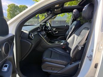 MERCEDES-BENZ GLC 2.1 GLC220d AMG Line (Premium) SUV 5dr Diesel G-Tronic 4MATIC Eu