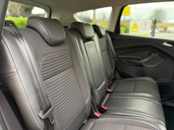 FORD KUGA 1.5 TDCi Titanium SUV 5dr Diesel Powershift Euro 6 (s/s) (120 ps