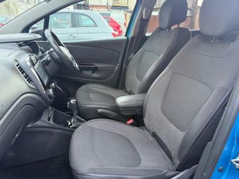 RENAULT CAPTUR 1.5 dCi Dynamique S MediaNav SUV 5dr Diesel EDC Euro 5 (90 ps)