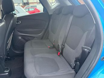 RENAULT CAPTUR 1.5 dCi Dynamique S MediaNav SUV 5dr Diesel EDC Euro 5 (90 ps)