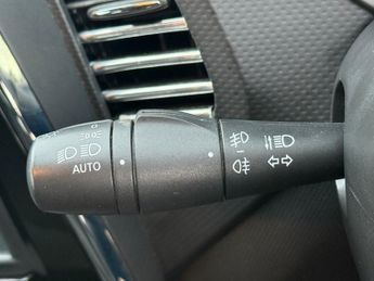 RENAULT CAPTUR 1.5 dCi Dynamique S MediaNav SUV 5dr Diesel EDC Euro 5 (90 ps)