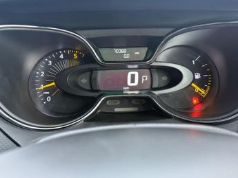 RENAULT CAPTUR 1.5 dCi Dynamique S MediaNav SUV 5dr Diesel EDC Euro 5 (90 ps)