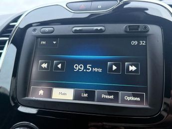 RENAULT CAPTUR 1.5 dCi Dynamique S MediaNav SUV 5dr Diesel EDC Euro 5 (90 ps)