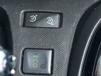 RENAULT CAPTUR 1.5 dCi Dynamique S MediaNav SUV 5dr Diesel EDC Euro 5 (90 ps)