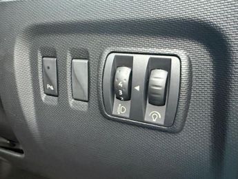 RENAULT CAPTUR 1.5 dCi Dynamique S MediaNav SUV 5dr Diesel EDC Euro 5 (90 ps)