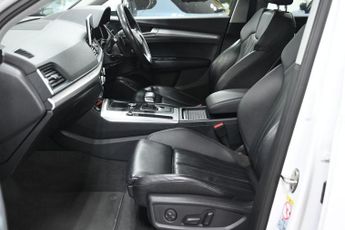 AUDI Q5 2.0 TDI 40 Sport SUV 5dr Diesel S Tronic quattro Euro 6 (s/s) (1