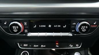 AUDI Q5 2.0 TDI 40 Sport SUV 5dr Diesel S Tronic quattro Euro 6 (s/s) (1