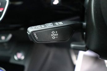 AUDI A4 AVANT 2.0 TFSI 40 BLACK EDITION