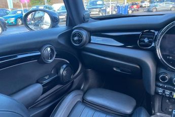 MINI Electric Hatch Cooper SE 32.6kWh Shadow Edition Hatchback 3dr Electric Auto (18