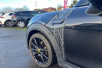 MINI Electric Hatch Cooper SE 32.6kWh Shadow Edition Hatchback 3dr Electric Auto (18