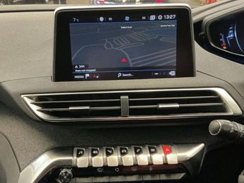 PEUGEOT 5008 1.2 PureTech GPF Allure SUV 5dr Petrol EAT Euro 6 (s/s) (130 ps)