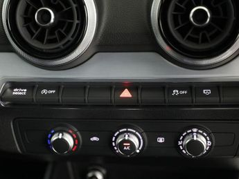 AUDI Q2 1.5 TFSI CoD 35 Black Edition SUV 5dr Petrol S Tronic Euro 6 (s/