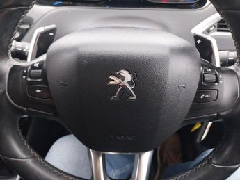 PEUGEOT 2008 1.6 e-HDi Allure SUV 5dr Diesel EGC Euro 5 (s/s) (92 ps)