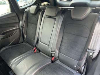 FORD KUGA 2.0 TDCi ST-Line SUV 5dr Diesel Powershift Euro 6 (120 ps)