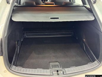 TOYOTA COROLLA 1.8 VVT-h GPF Icon Touring Sports 5dr Petrol Hybrid CVT Euro 6 (