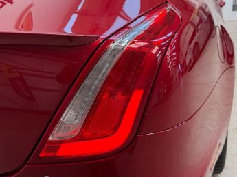 JAGUAR XJ 3.0 V6 R-Sport Saloon 4dr Diesel Auto Euro 6 (s/s) (340 ps)