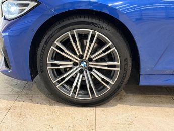BMW 3 SERIES 2.0 320i M Sport Saloon 4dr Petrol Auto xDrive Euro 6 (s/s) (184