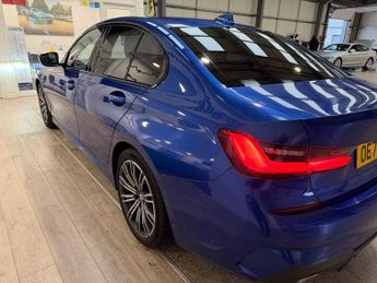 BMW 3 SERIES 2.0 320i M Sport Saloon 4dr Petrol Auto xDrive Euro 6 (s/s) (184