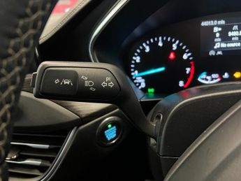 FORD FOCUS 1.0T EcoBoost Vignale Hatchback 5dr Petrol Auto Euro 6 (s/s) (12