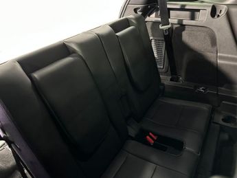 LAND ROVER DISCOVERY SPORT 2.0 TD4 Landmark SUV 5dr Diesel Auto 4WD Euro 6 (s/s) (180 ps)