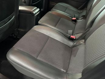 RENAULT SCENIC 1.5 dCi Dynamique TomTom MPV 5dr Diesel EDC Euro 5 (110 ps)