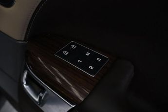 LAND ROVER RANGE ROVER SPORT 3.0 D300 MHEV HSE SUV 5dr Diesel Auto 4WD Euro 6 (s/s) (300 ps)