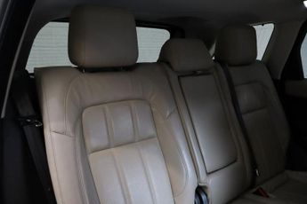 LAND ROVER RANGE ROVER SPORT 3.0 D300 MHEV HSE SUV 5dr Diesel Auto 4WD Euro 6 (s/s) (300 ps)