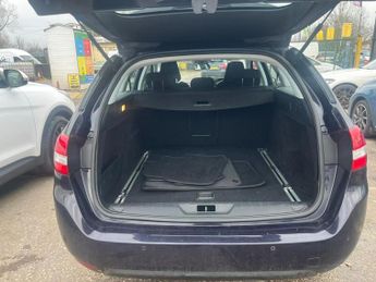 PEUGEOT 308 SW 1.2 PureTech Allure Estate 5dr Petrol Auto Euro 6 (s/s) (130 ps)