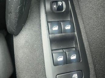 PEUGEOT 308 SW 1.2 PureTech Allure Estate 5dr Petrol Auto Euro 6 (s/s) (130 ps)